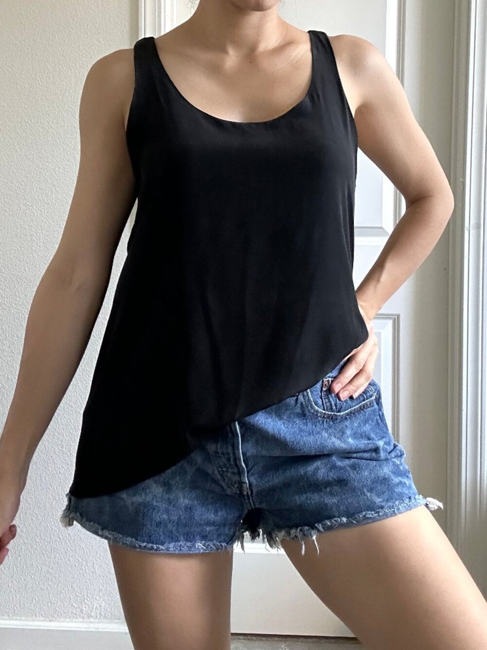Frame Brand new 100% Silk Tank blouse hi-low hem size M black